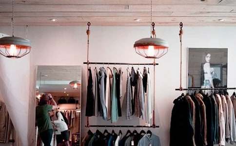 優(yōu)秀服裝店轉(zhuǎn)讓合同