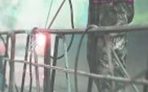 �ܵ����b���ӄڄ�(w��)��ͬͨ��