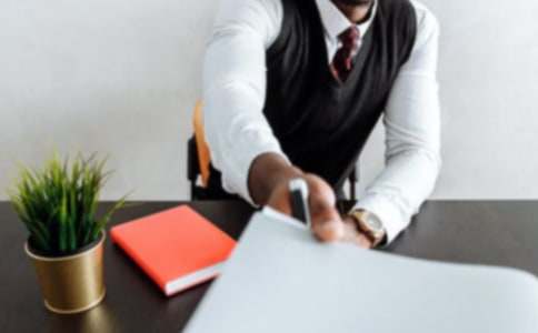 �Ɏ��ڙ�(qu��n)ί�Е�������15ƪ��