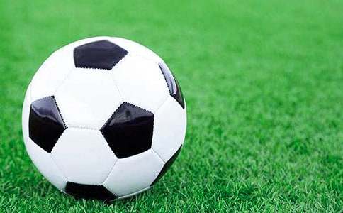 私自踢足球檢討書(shū)