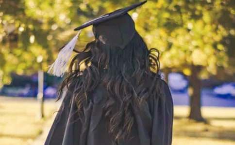 大學(xué)生學(xué)年自我鑒定范文