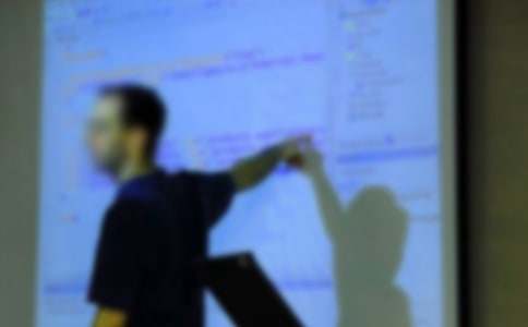 有關(guān)教師辭職報告