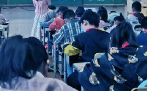 �Z�Ľ��нM����Ӌ(j��)��(�ϼ�15ƪ)