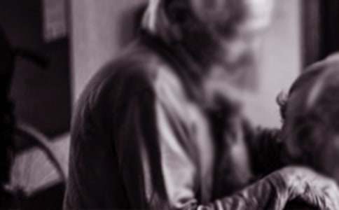 ����Ժ���(d��ng)�Ĳ߄�������