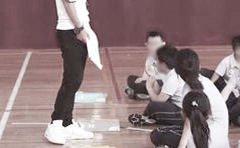 體育教師年度述職報告(精華)