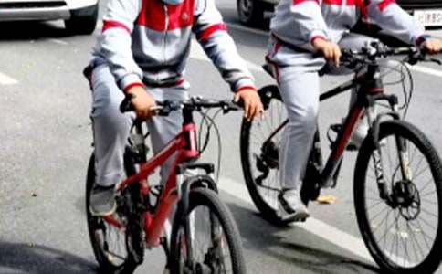 有關中學生貧困申請書四篇